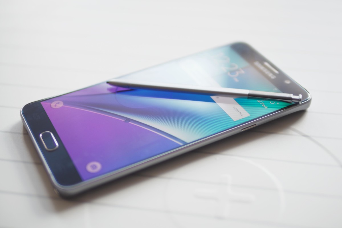 Samsung’s smartphone sales are shrinking and this is only the beginning