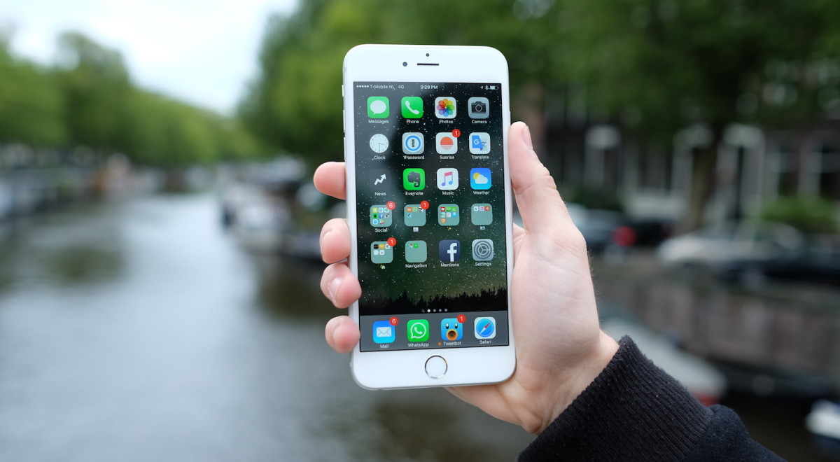 A lame iOS 9.3 bug is freezing and crashing devices when links are tapped