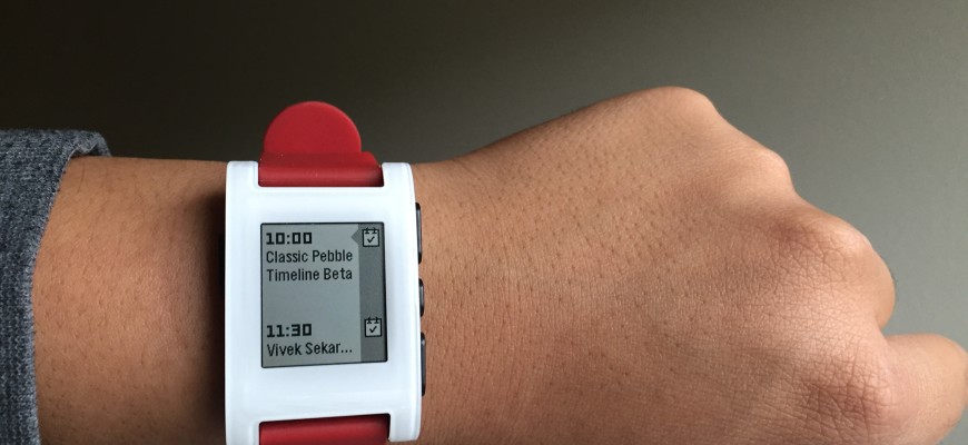 Pebble is updating its original smartwatch with its new UI and ‘unlimited’ apps