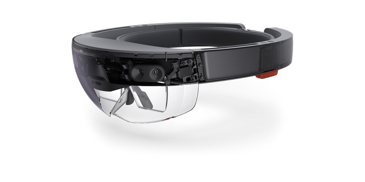 Microsoft says a HoloLens emulator is coming as it releases how-to videos for developers