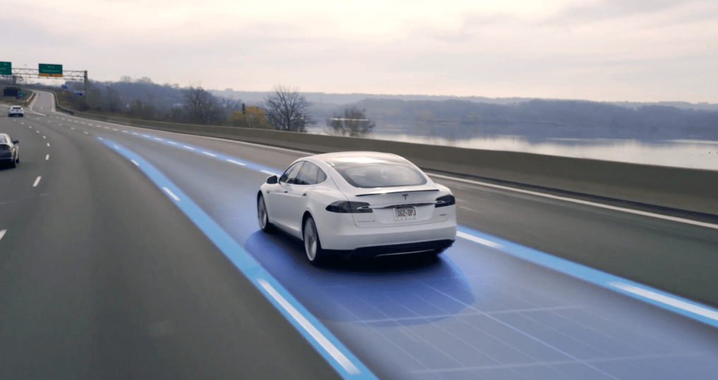 Tesla owners can now try Autopilot for free for one month