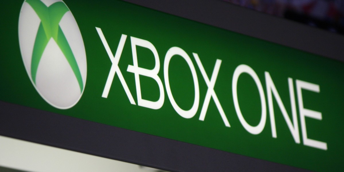 Dad gives son credit card. Son spends $8k on Xbox Fifa purchases. Microsoft refunds.