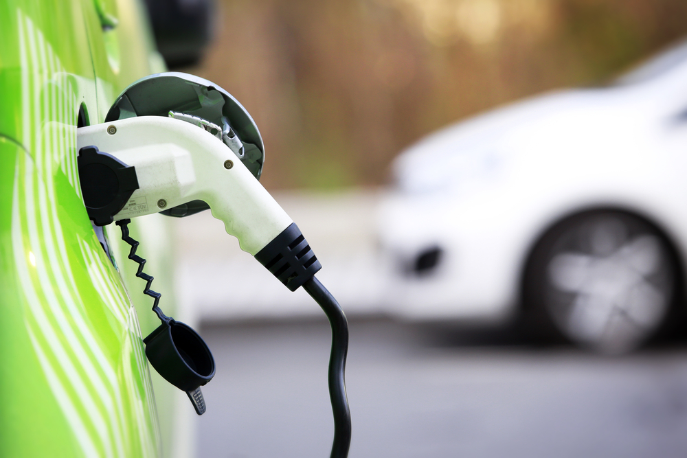 UK to get electric car charging points embedded in street lights