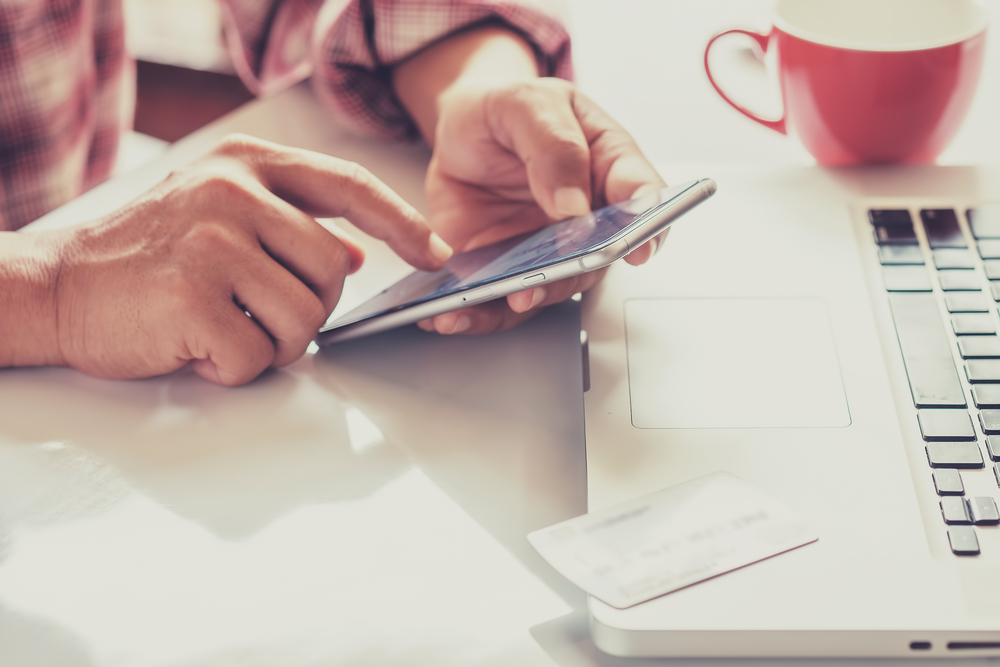 Data science and expert intuition: Understanding 2016 e-commerce trends