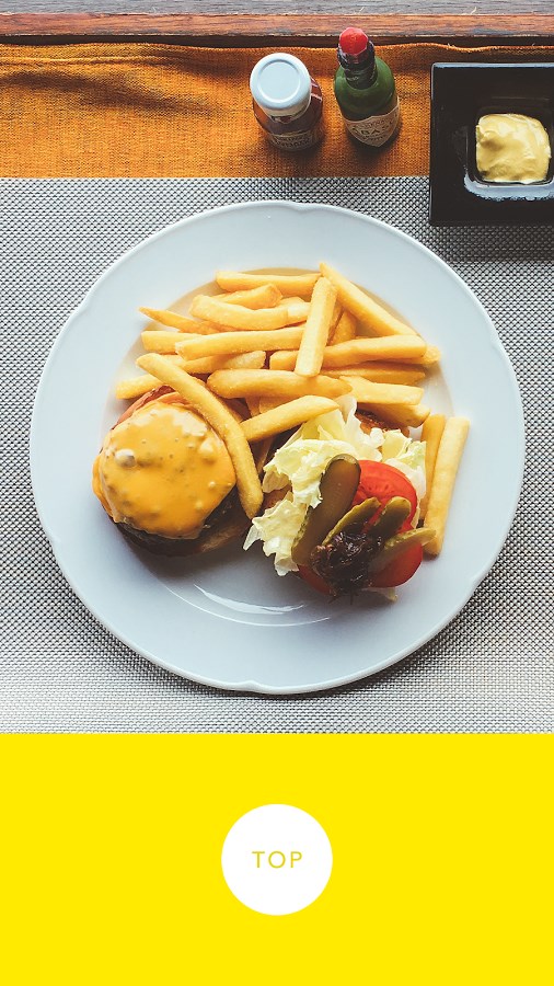 Foodie's shutter button turns bright yellow to let you know your overhead shot is perfectly aligned
