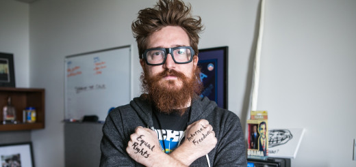 Reed-harper-bi-armsCrossed