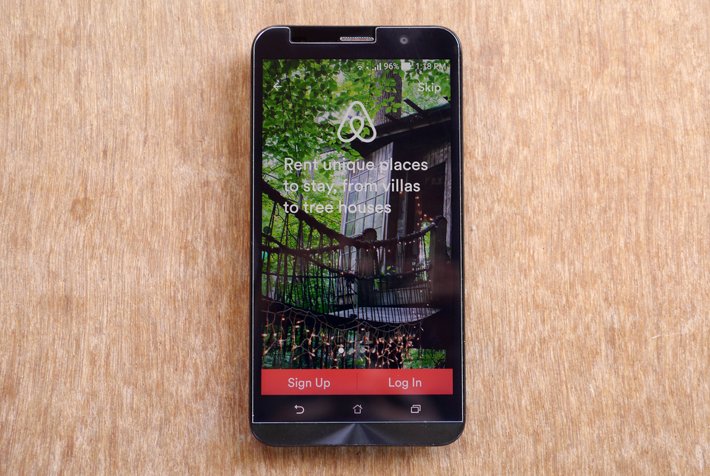 Airbnbâs new feature does nothing to address one of its key problems