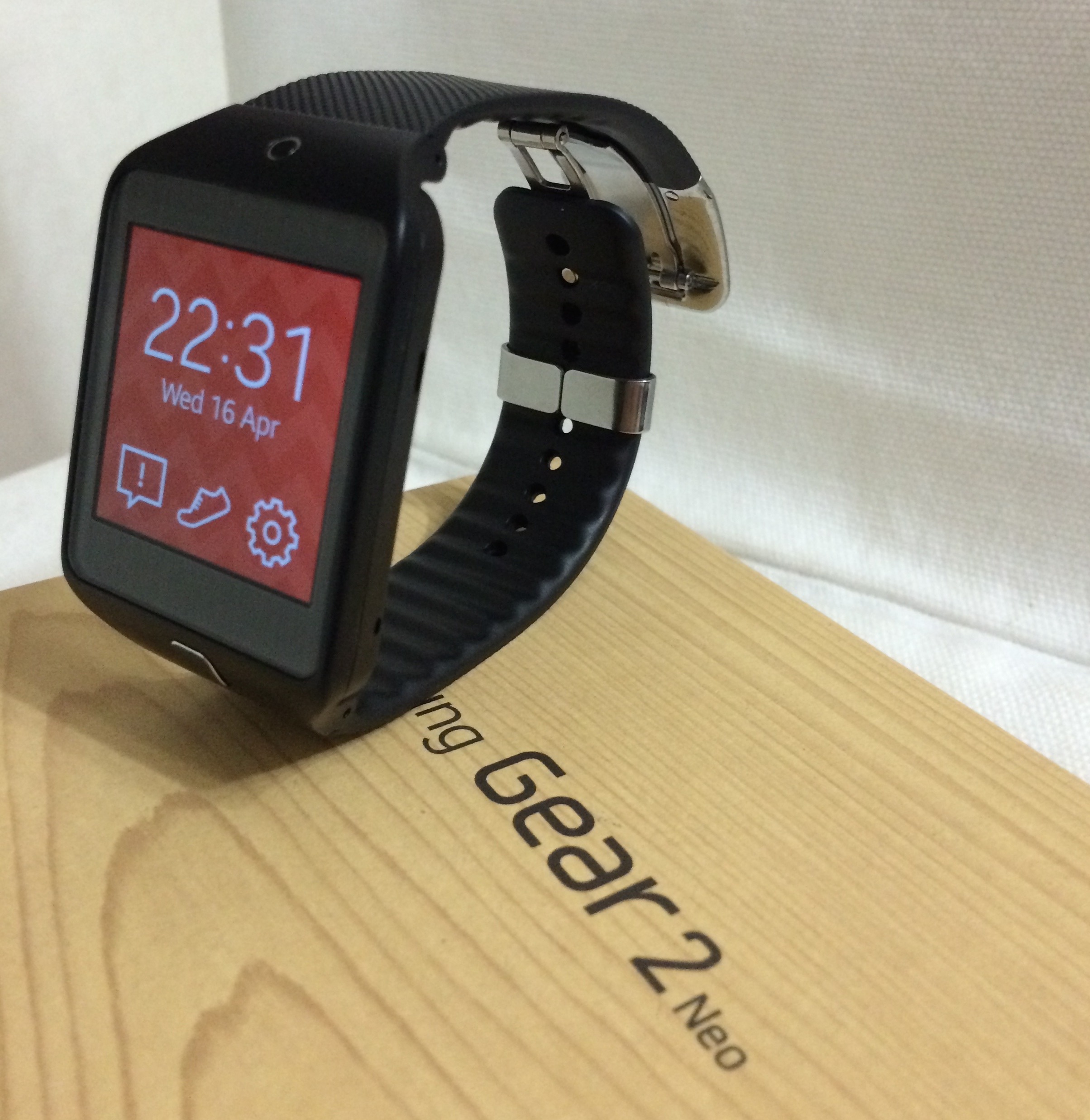 Samsung Gear 2, Gear 2 Neo and Gear Fit Review