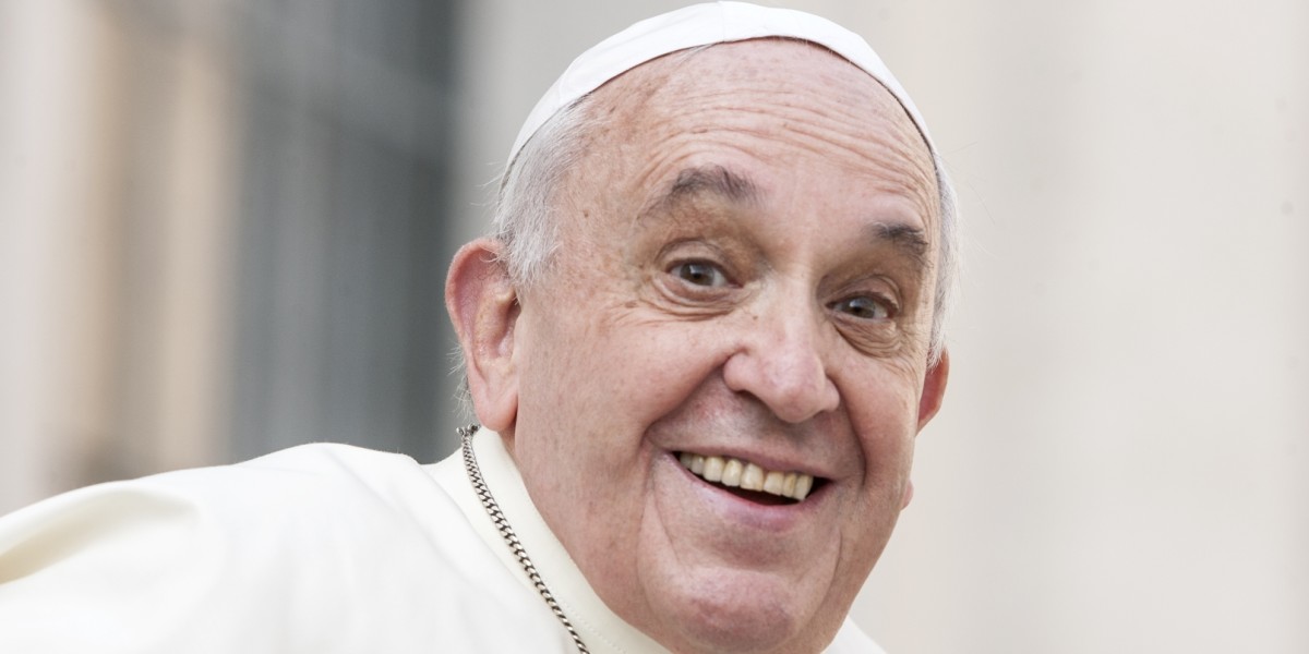 Pope Francis' selfie game is strong -- so he's bringing it to Instagram ...