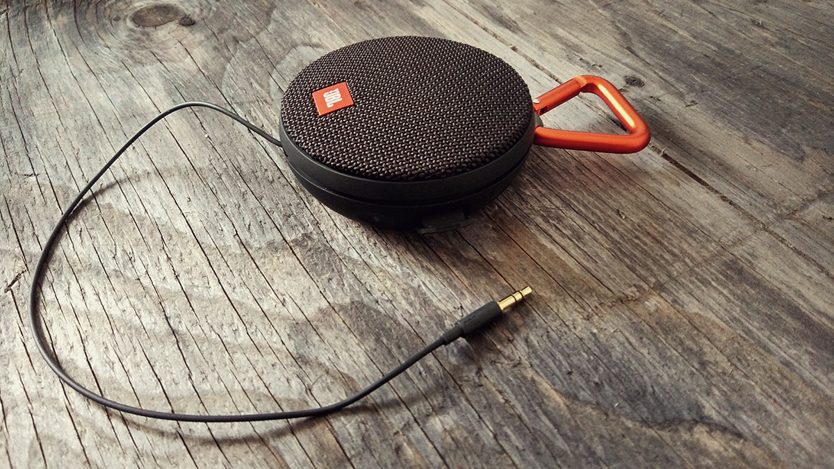 jbl-clip-2-with-cable