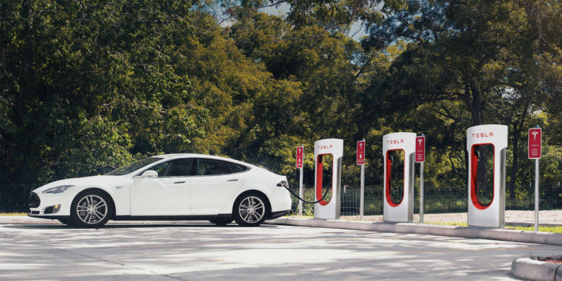 Tesla will begin billing new owners for Supercharging starting this weekend